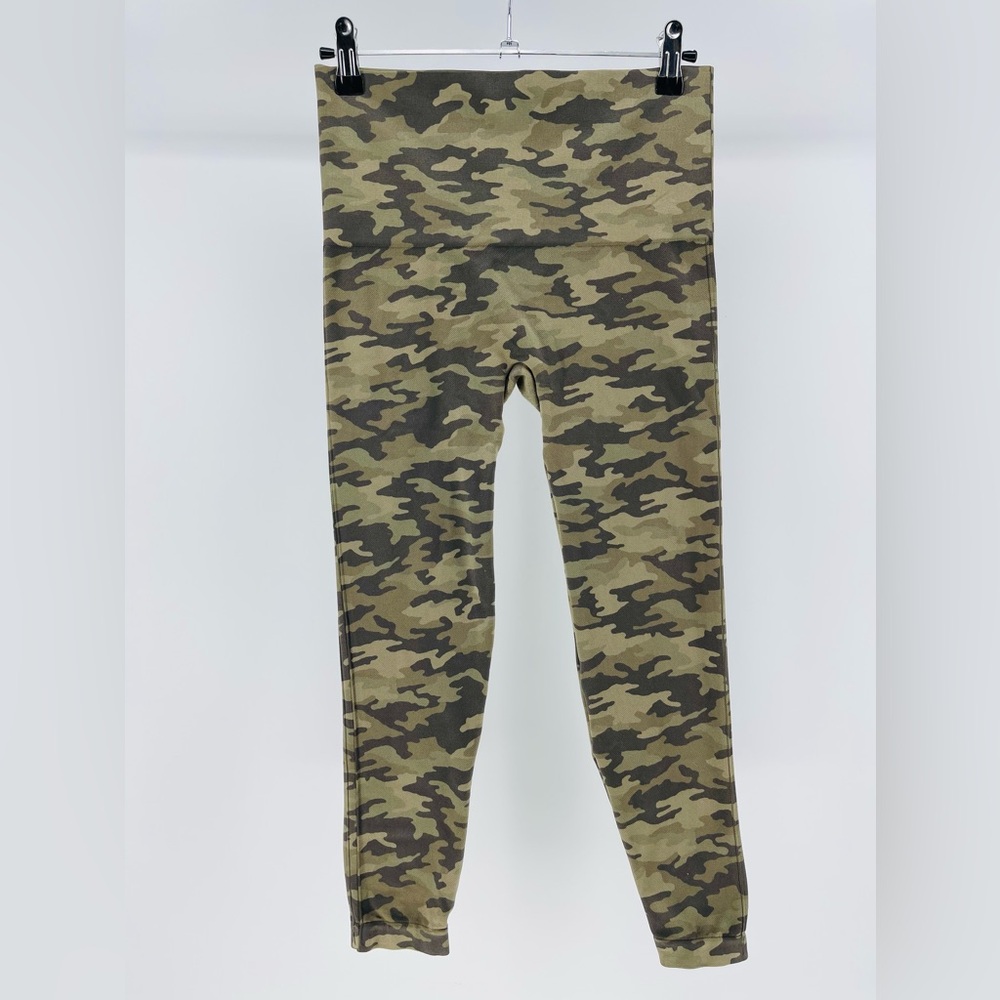 SPANX Look at Me Now Cropped Seamless Leggings in Camo Print, Women's Large
